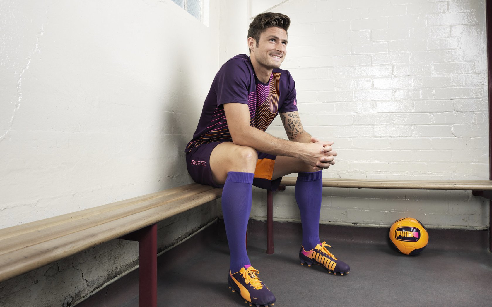 马洛卡整体阵型压缩削弱对方渗透，马洛卡升级